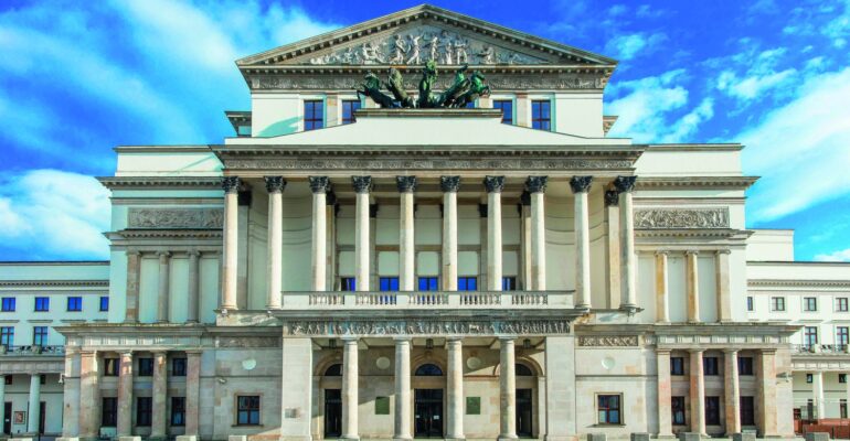 Jak Feniks z popiołów – dzieje Teatru Wielkiego